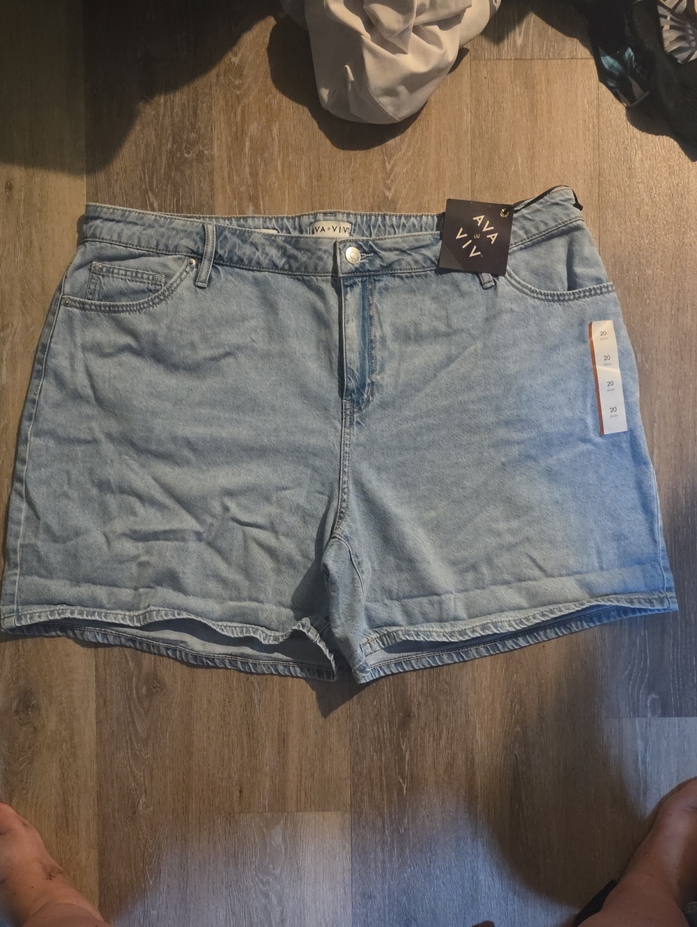 Ava & Viv Light Wash Denim Shorts